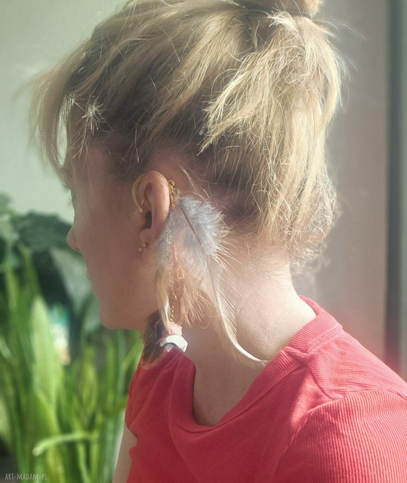 Nausznica boho handmade z piórami - kolczyk na jedno ucho