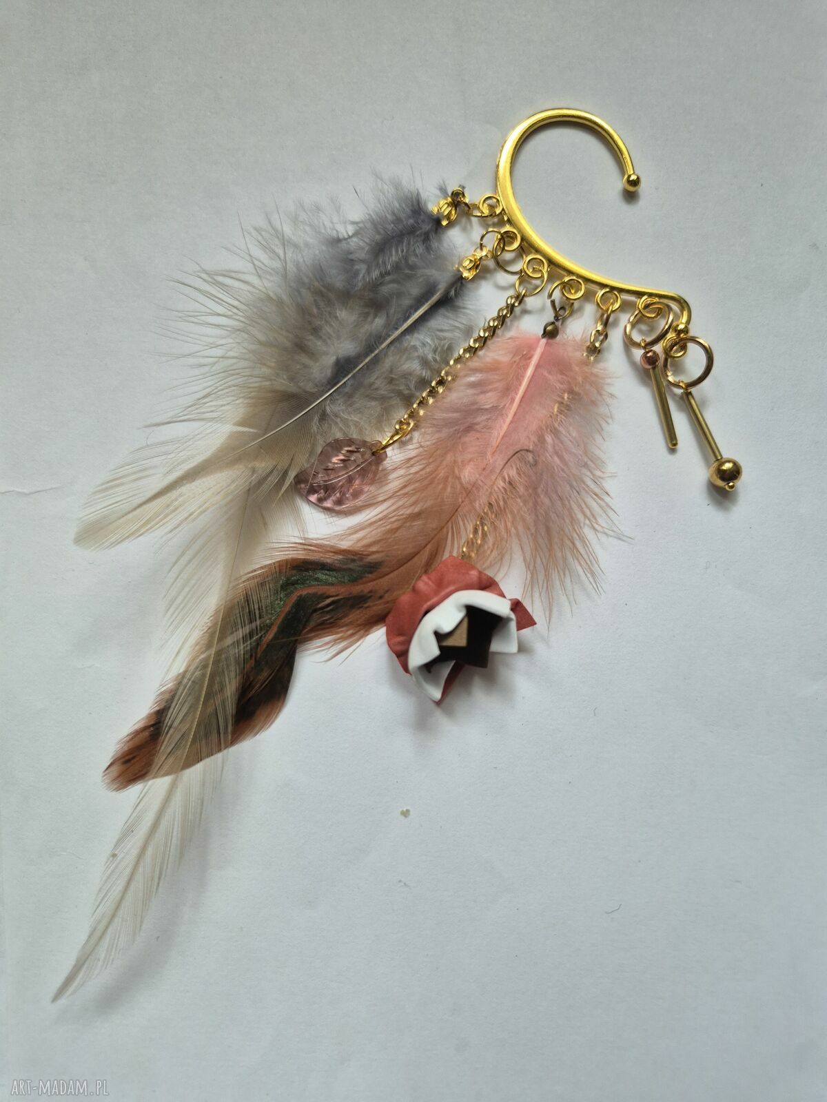 Nausznica boho handmade z piórami - kolczyk na jedno ucho