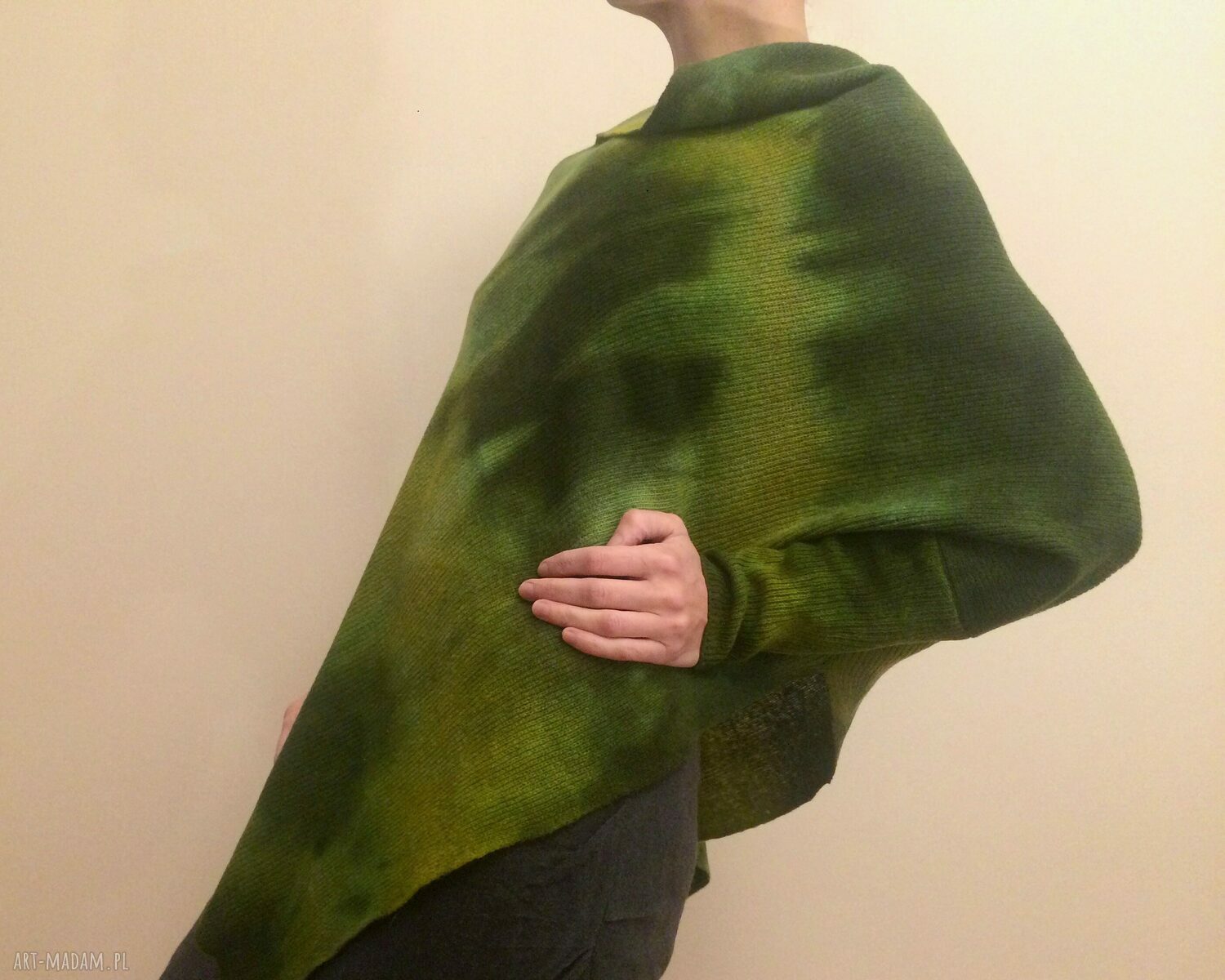 Asymetryczny sweter-ponczo z wełny jagnięcej - ręcznie barwione, one size