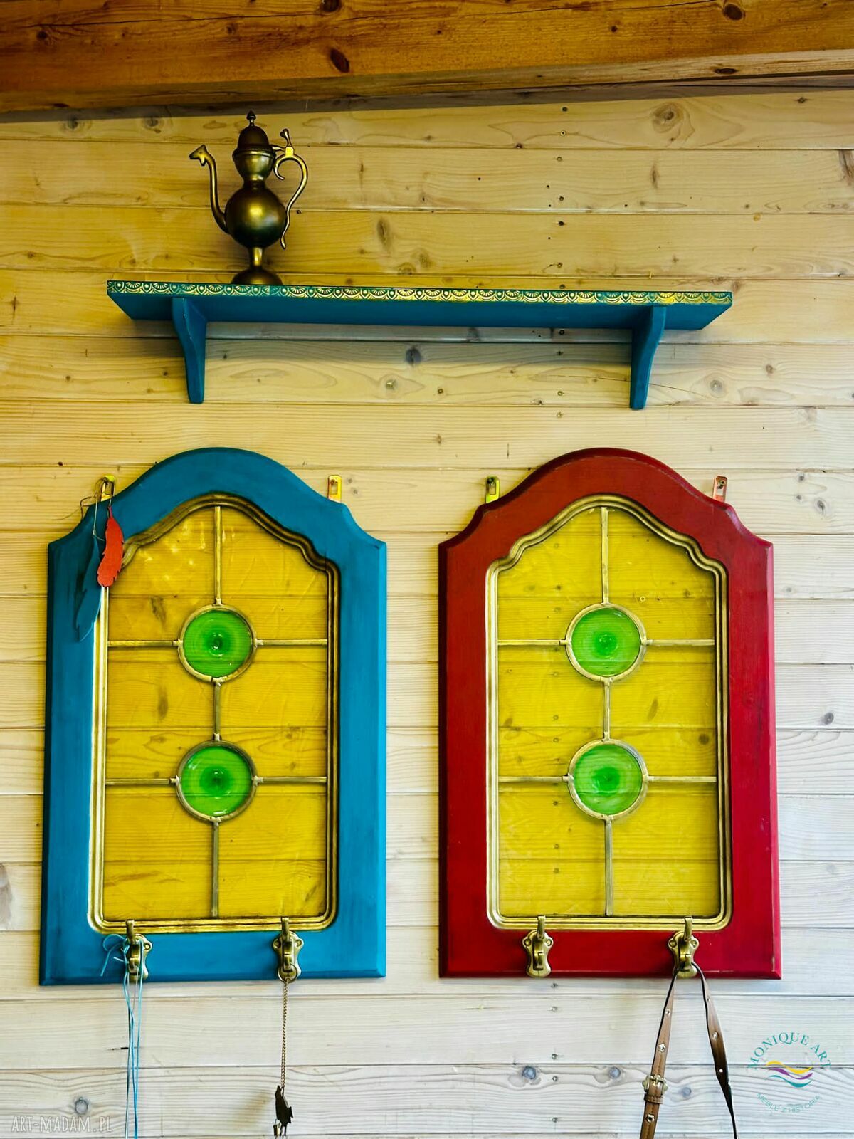 Unikatowy zestaw odnawianych mebli boho do przedpokoju - siedzisko ze schowkiem i półka GRATIS