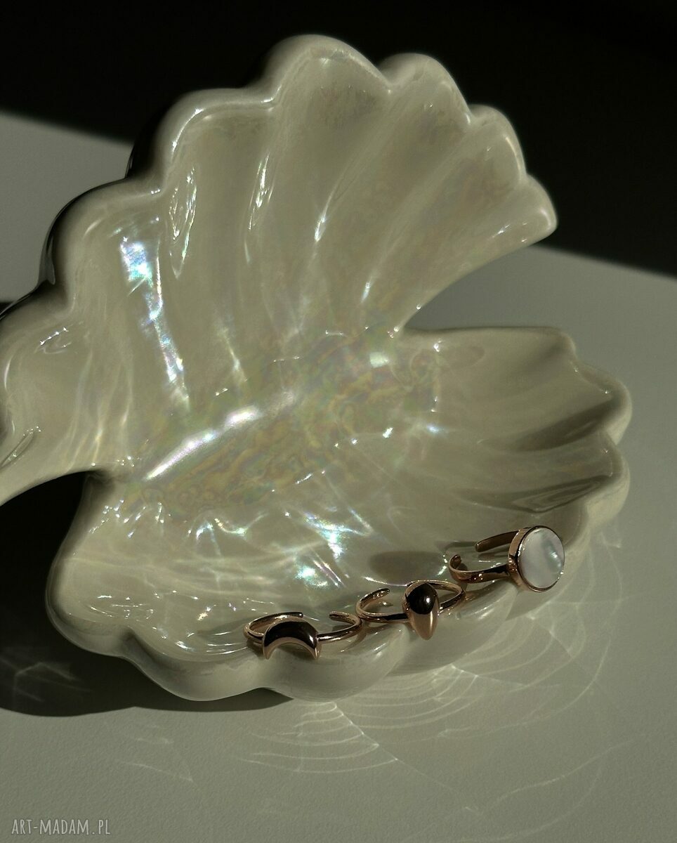 pierścionki: Pierścionek z różowego złota z perłowym kołem handmade