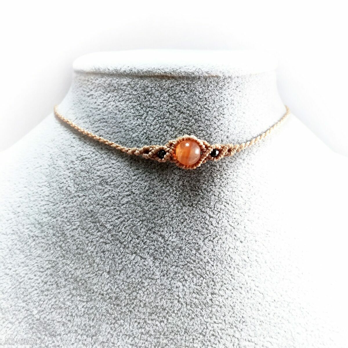 Choker UNO z agatem i hematytem w ecru mikro-makrmanie - regulowany