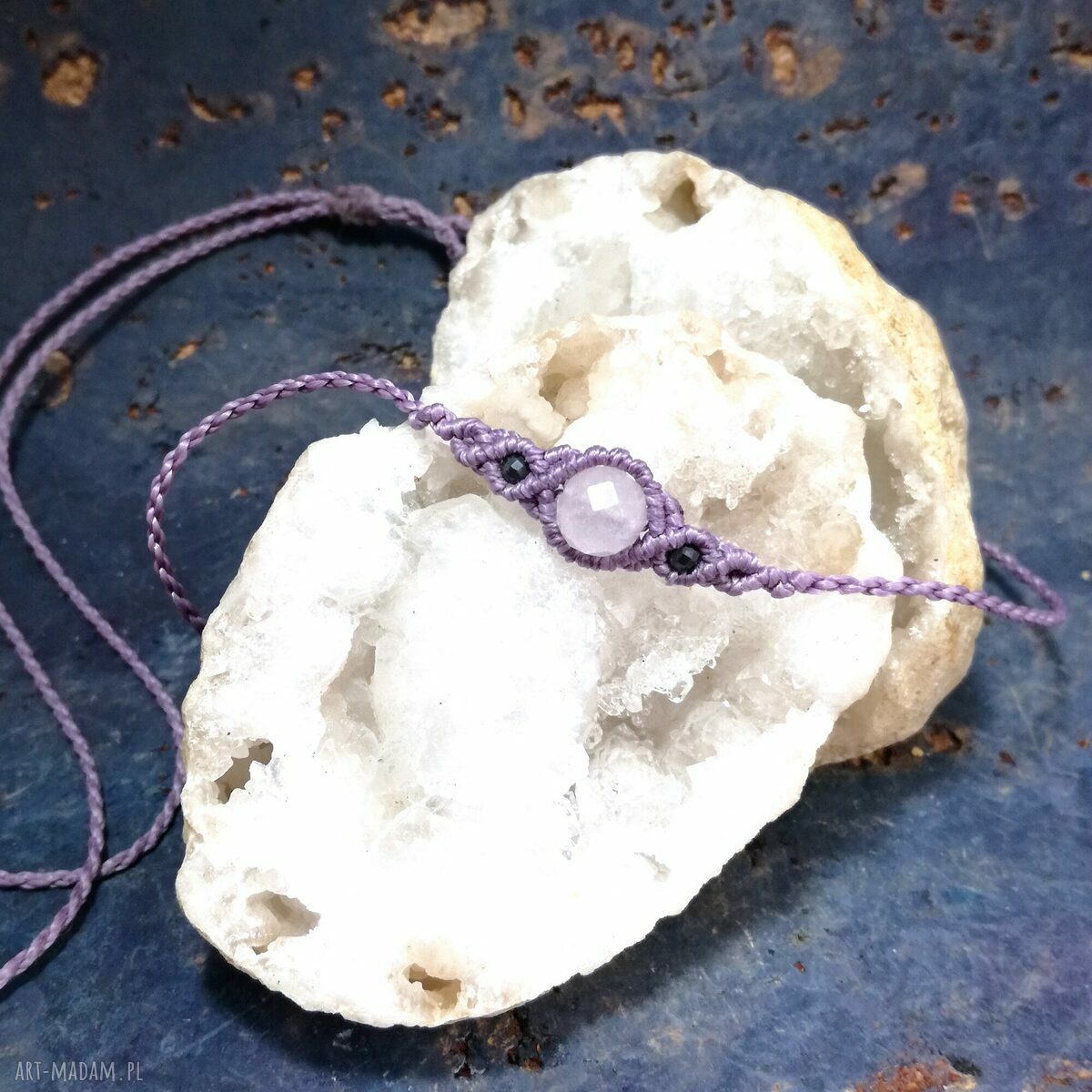 Uno z chalcedonem w mikromakramie - regulowany choker z kamieniami naturalnymi
