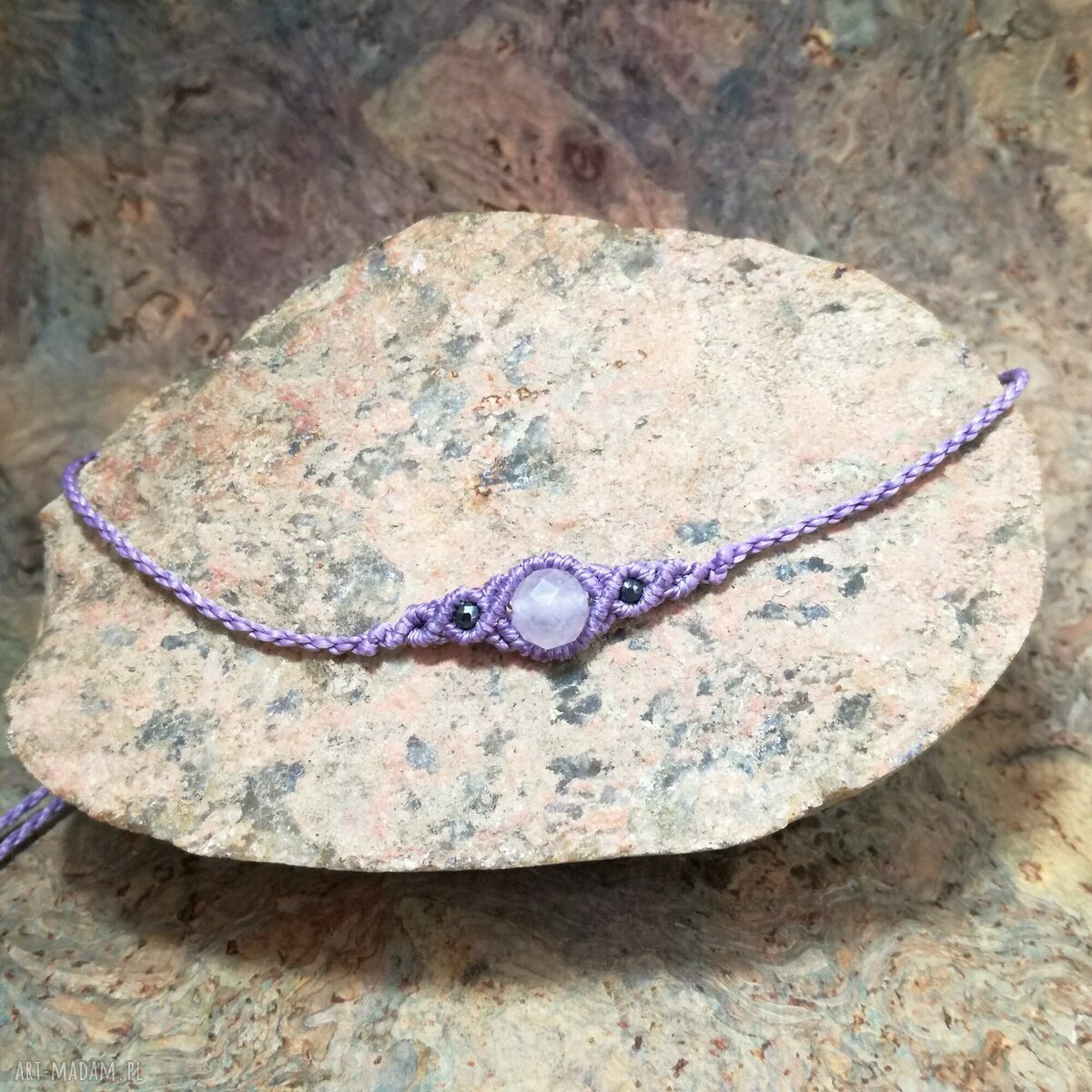 Uno z chalcedonem w mikromakramie - regulowany choker z kamieniami naturalnymi