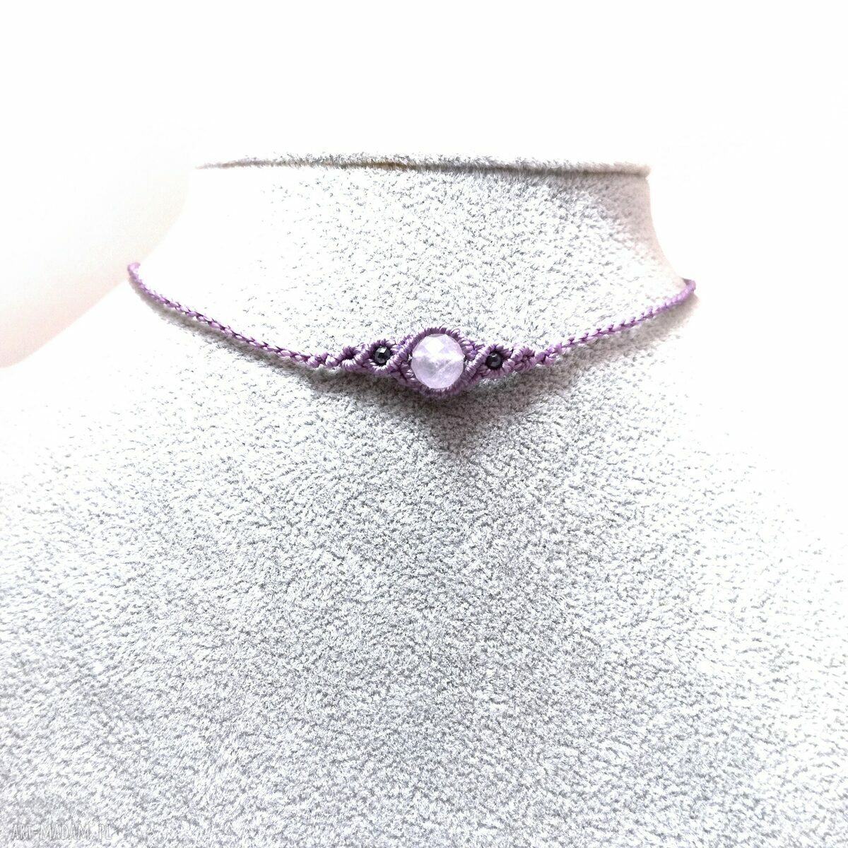 Uno z chalcedonem w mikromakramie - regulowany choker z kamieniami naturalnymi