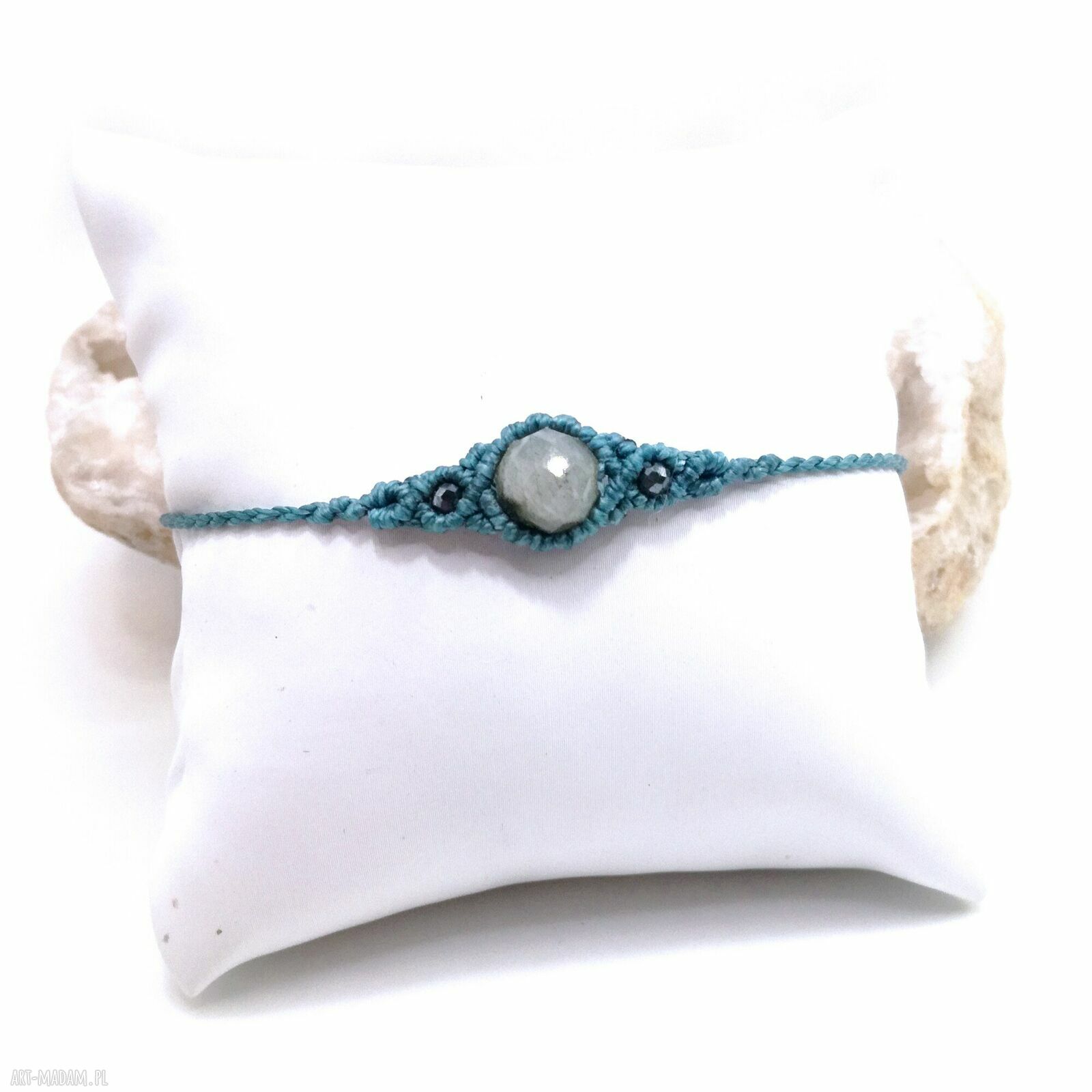 UNO - bransoletka z labradorytem i hematytem w mikromakrame (handmade)