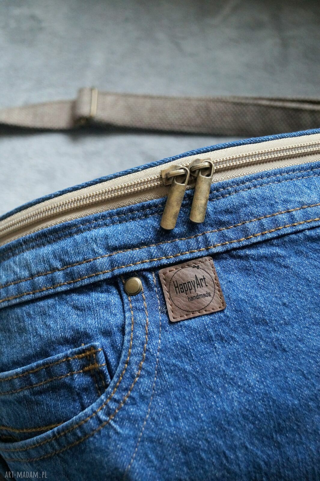 Upcyklingowa jeansowa nerka XXL - duża saszetka na ukos handmade