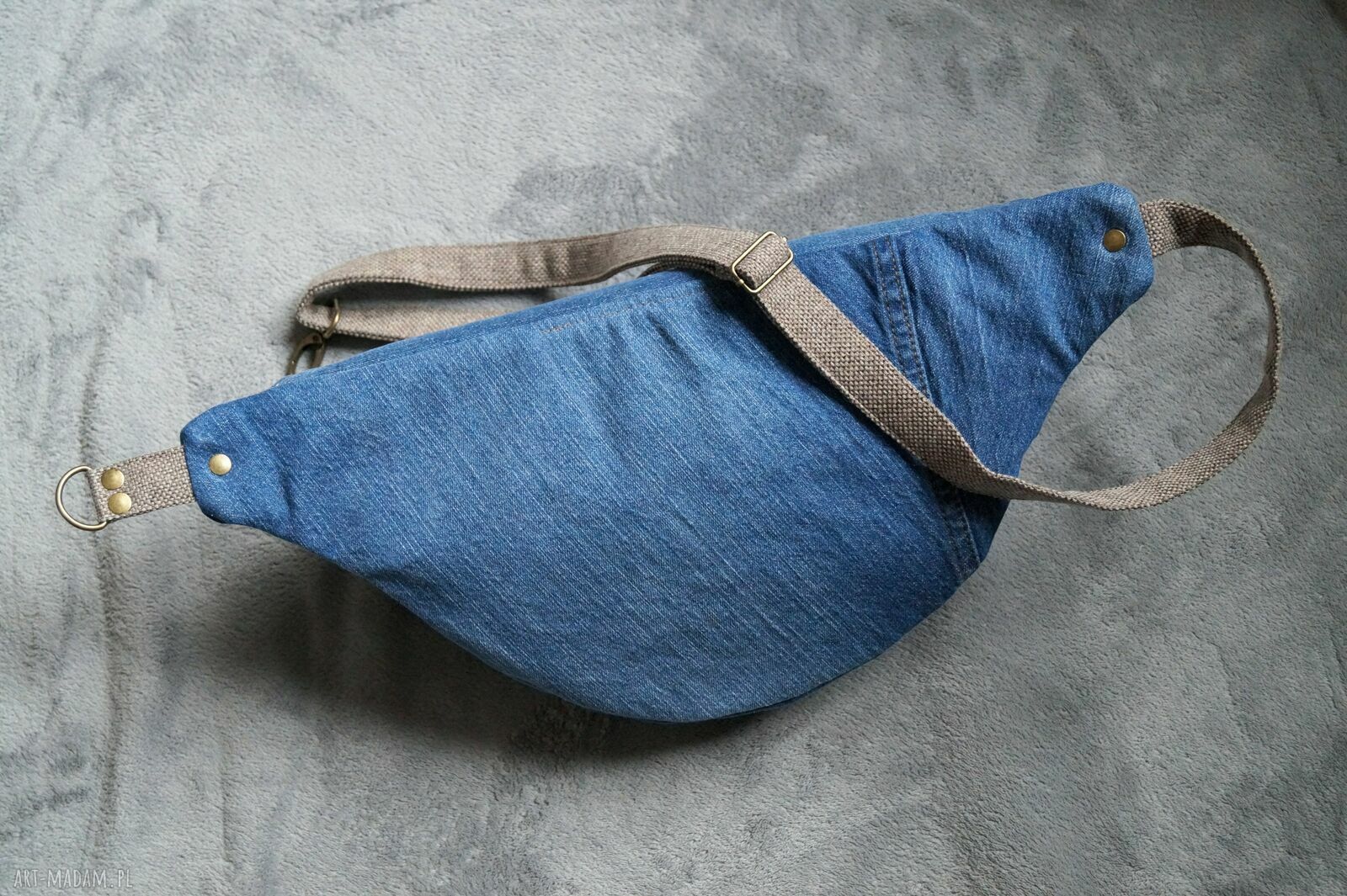 Upcyklingowa jeansowa nerka XXL - duża saszetka na ukos handmade