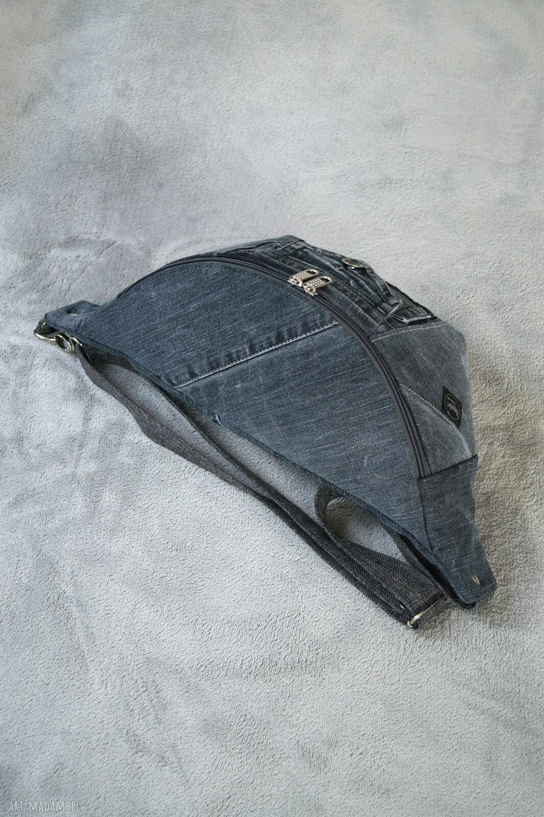 Upcyklingowa jeansowa nerka XXL - nerka na ukos (zero waste)