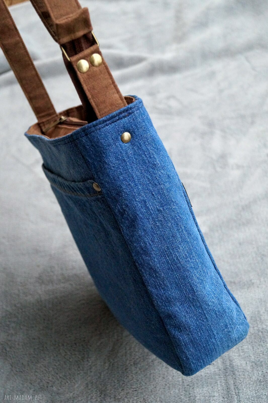 Upcyklingowa jeansowa mini torebka damska na ramię - zero waste