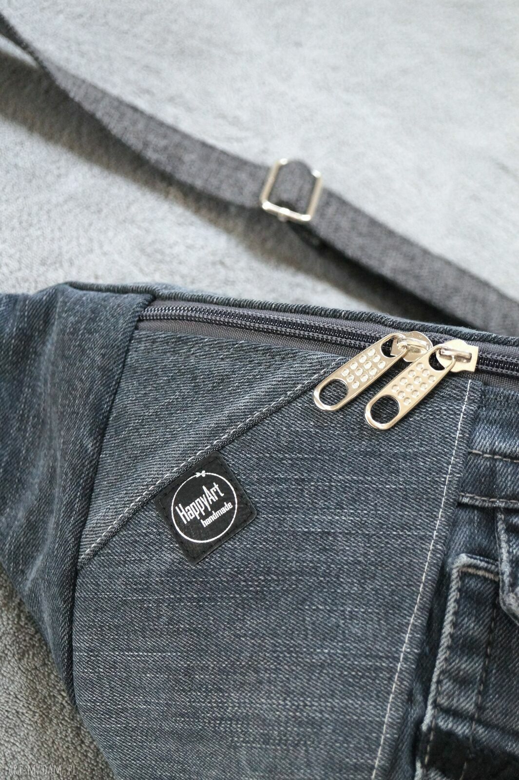 Upcyklingowa jeansowa nerka XXL - nerka na ukos (zero waste)