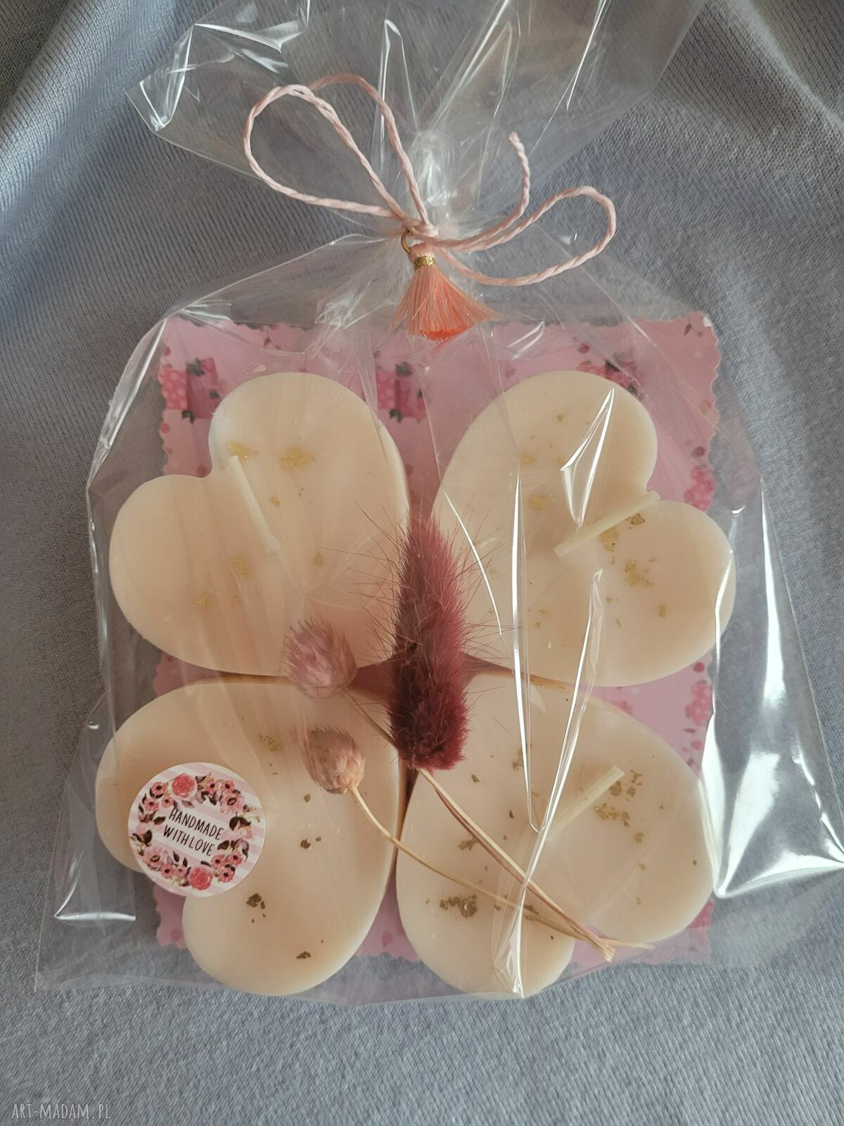 Uroczy zestaw świec sojowych handmade w kształcie serduszek - prezent dla niej