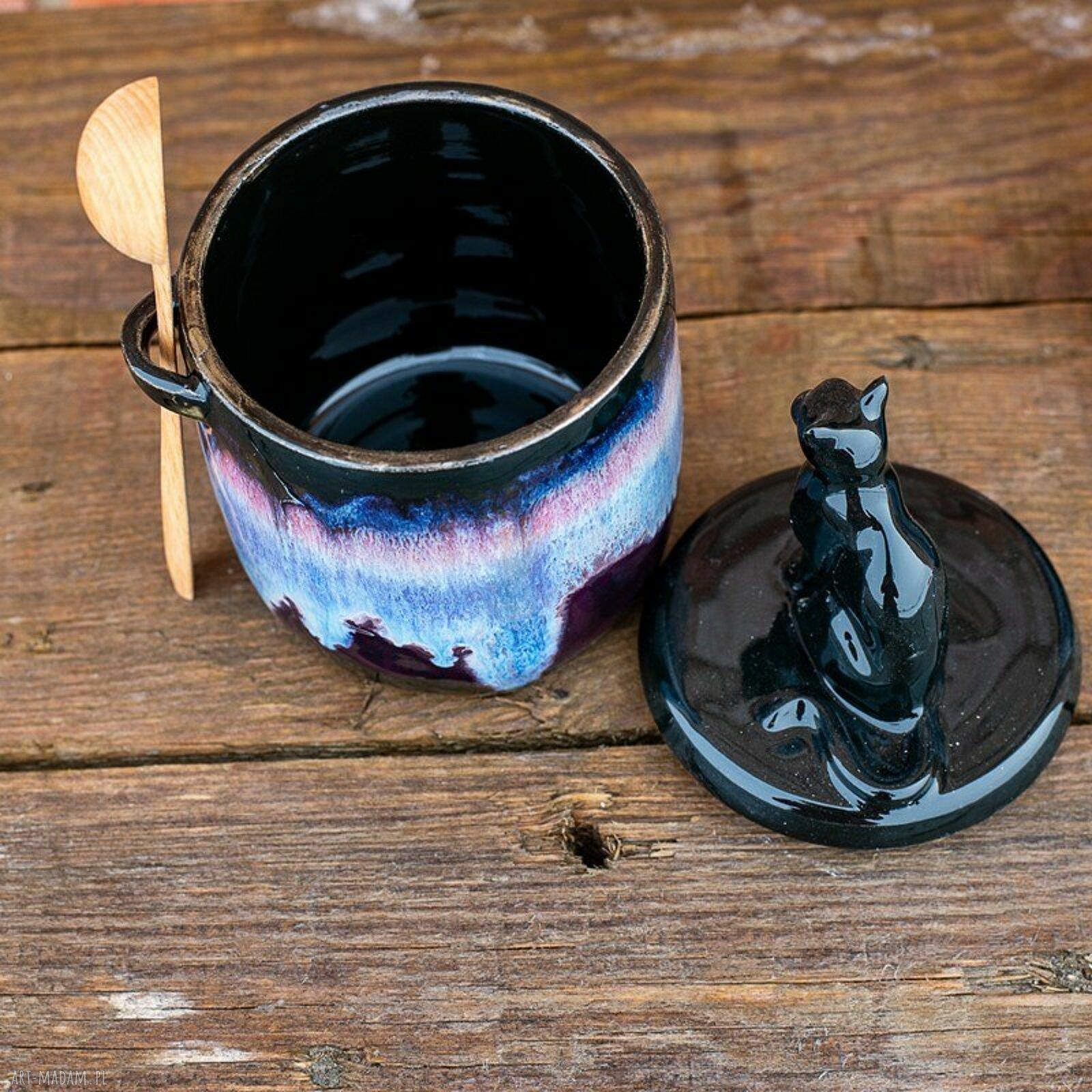 Urokliwa cukiernica - pojemnik na cukier z kotem Czarna Violetta z drewnianą łyżeczką (ceramika handmade)