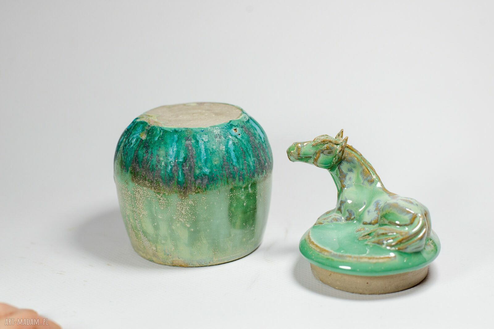 Cukiernica - pojemnik ceramiczny z figurką konia Azul Horse (290 ml) - zielony odcień