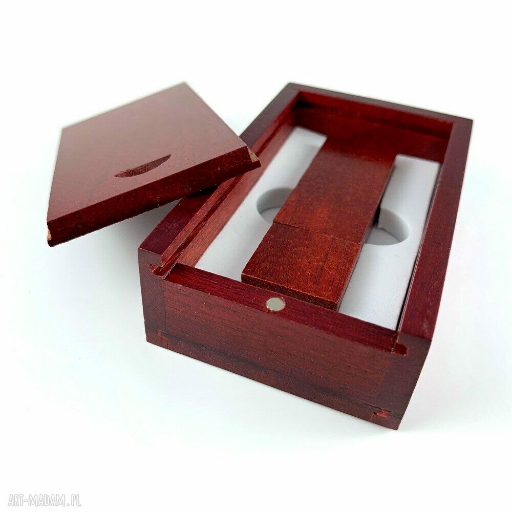 Drewniane pudełko z pamięcią USB 64 GB - ciemne, ręcznie wykonane, magnetyczne