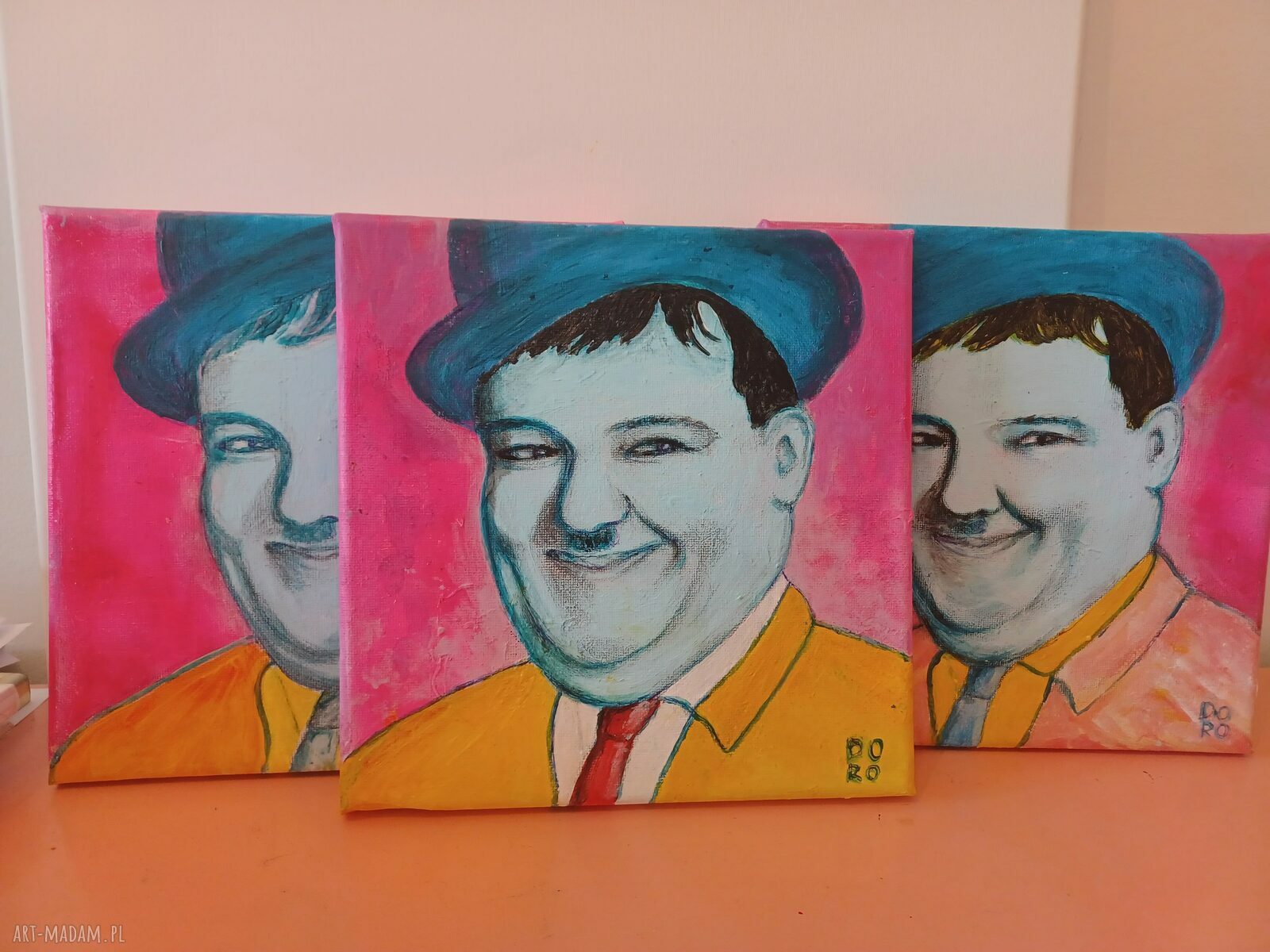 Uśmiech vintage - kolorowy obraz akrylowy 20x20 cm