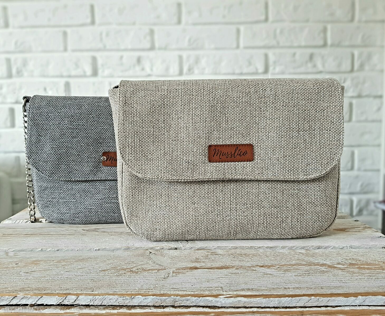 Mini w beżu