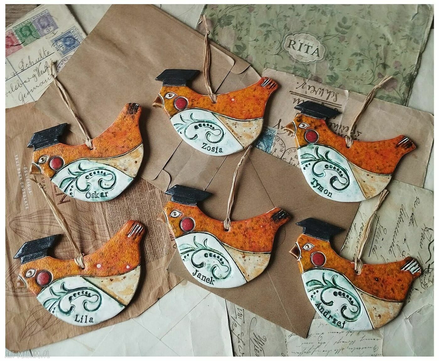 Ptaszek w berecie - ceramiczna figurka personalizowana z imieniem