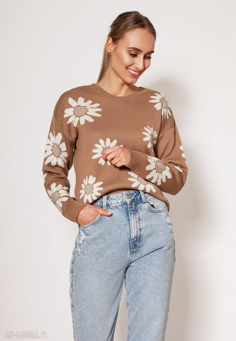 Sweter w kwiatki SWE302 mocca - damski beżowy handmade