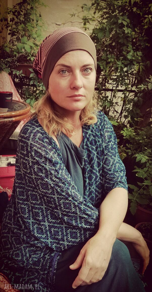 Czapka w paski boho z frędzlami na podszewce - rozmiar uniwersalny