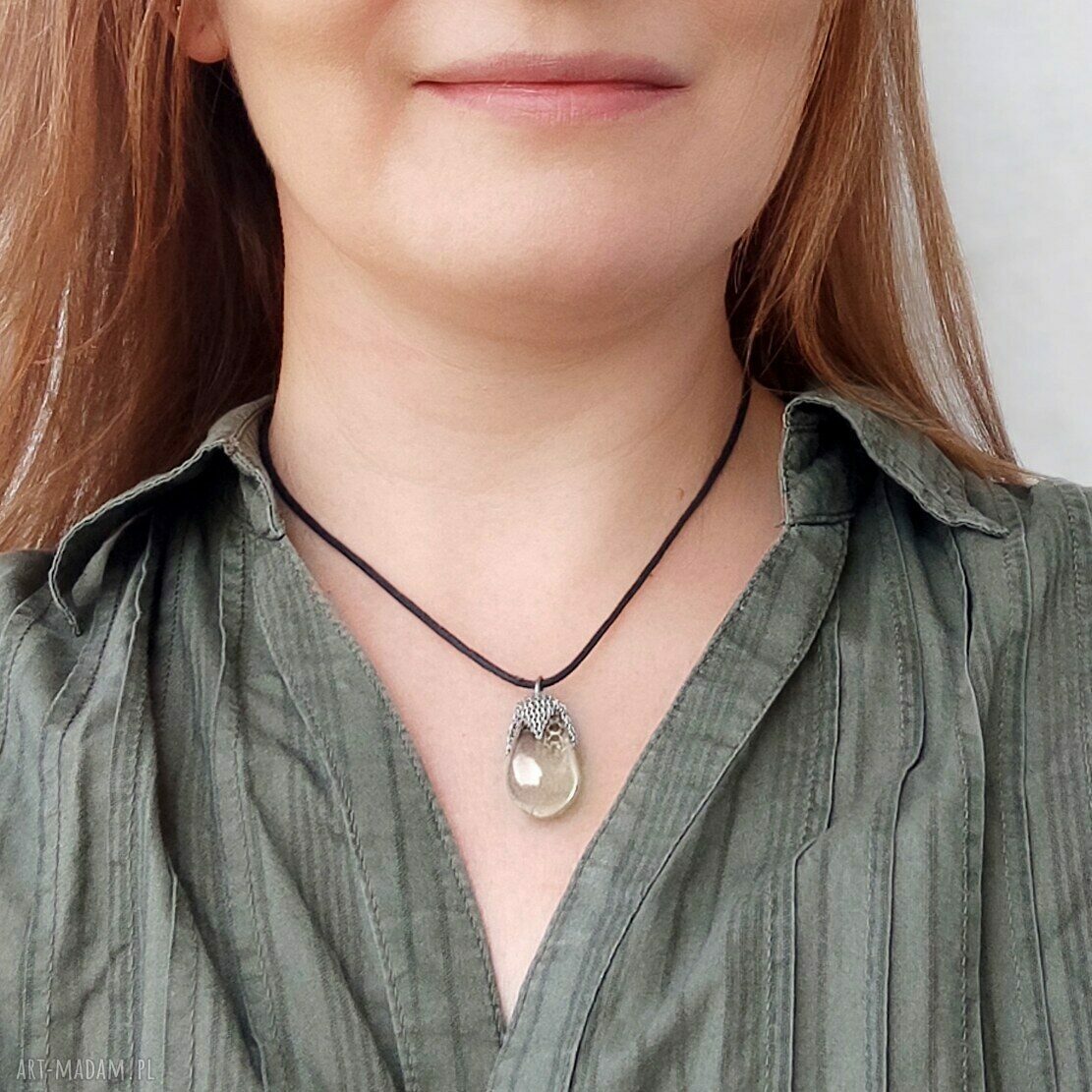 Wisior XL ze szklanej kropli w metalowej siateczce
