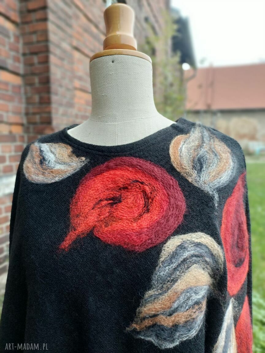 Retro poncho z filcową aplikacją - uniwersalny rozmiar 95/55 cm