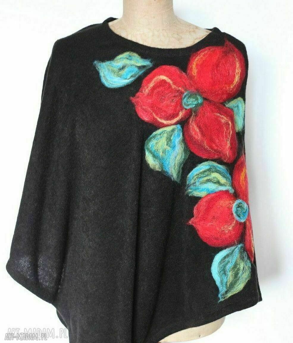 Damskie poncho w uniwersalnym rozmiarze - 85 cm (dłuższy bok) i 55 cm (krótszy bok), filcowa aplikacja kwiatowa