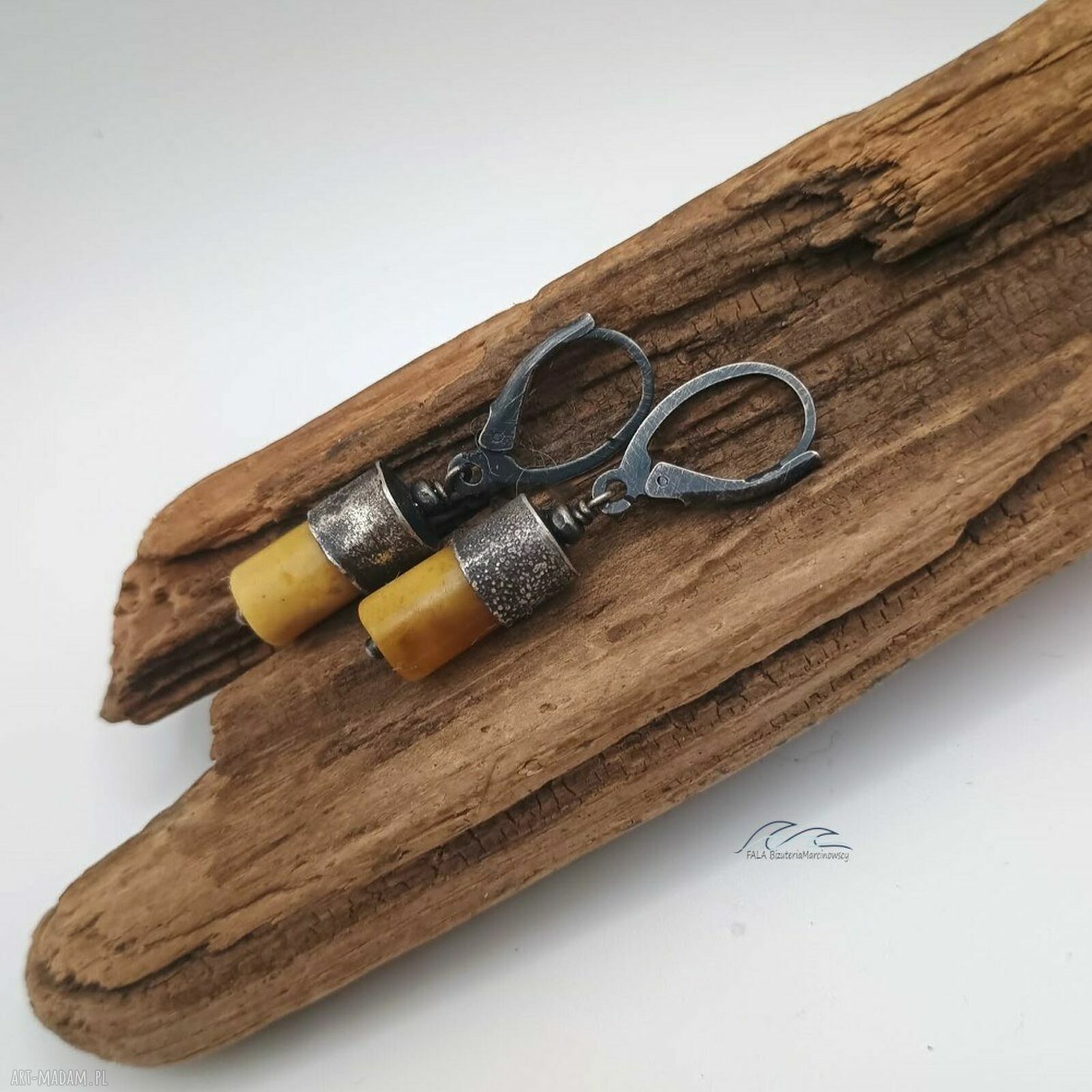 Kolczyki z mlecznego bursztynu i srebra 925 w formie wałeczków - handmade