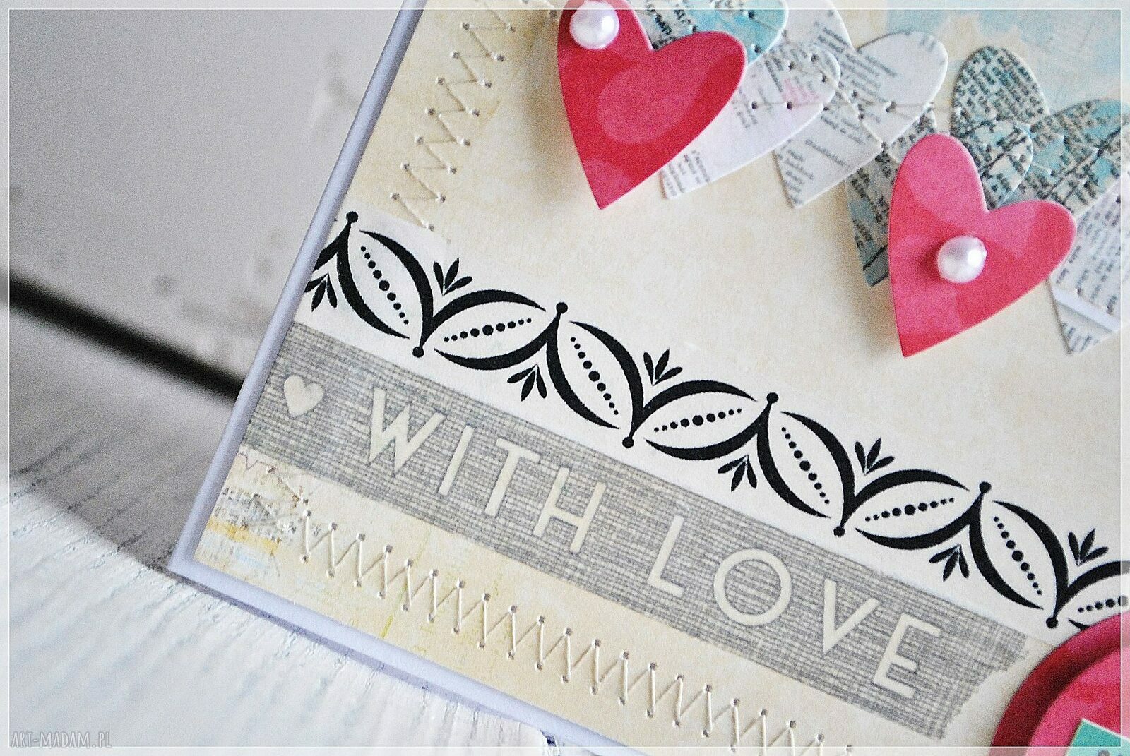 Kartka walentynkowa handmade w stylu scrapbookingu 13 x 13 cm