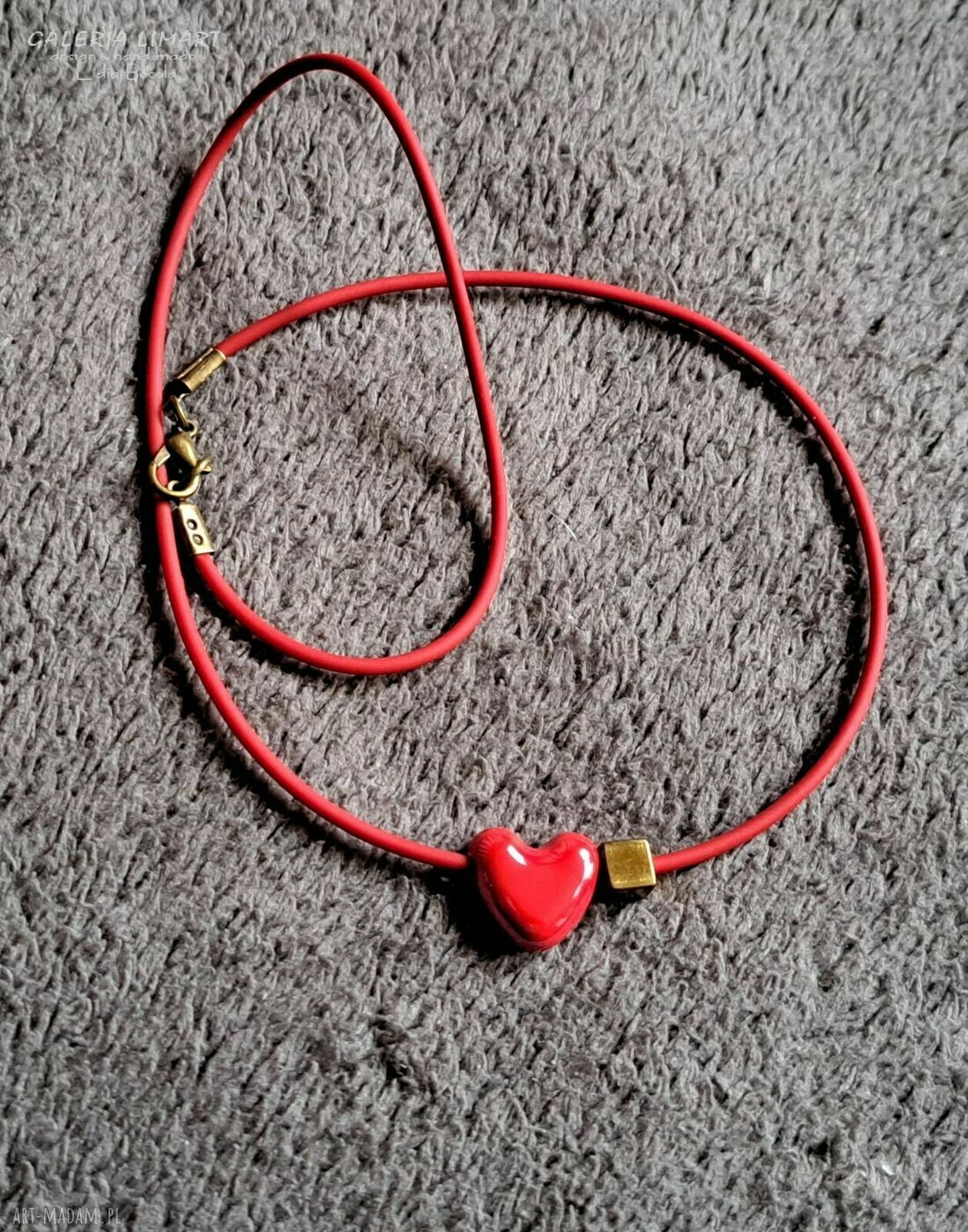 Walentynkowe serce z ceramiki - wisiorek handmade dla ukochanej osoby