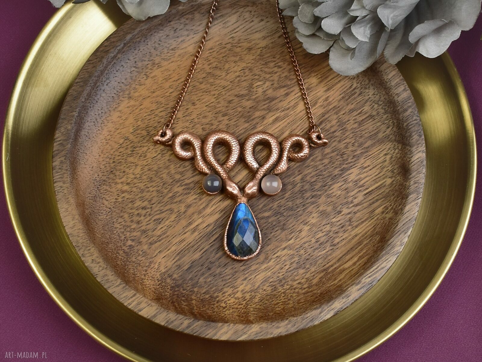 wisiorki: Miedziany naszyjnik z wężami, labradorytem i chalcedonem #196 handmade