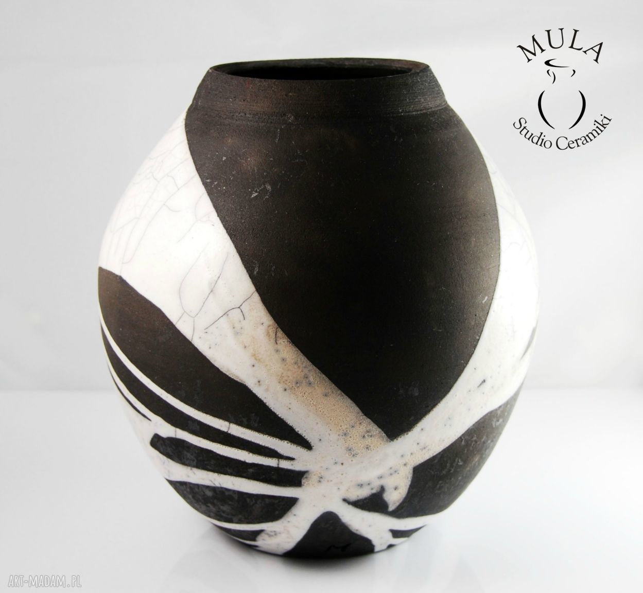Wazon biało-czarny RAKU z efektem krakle - 18 cm