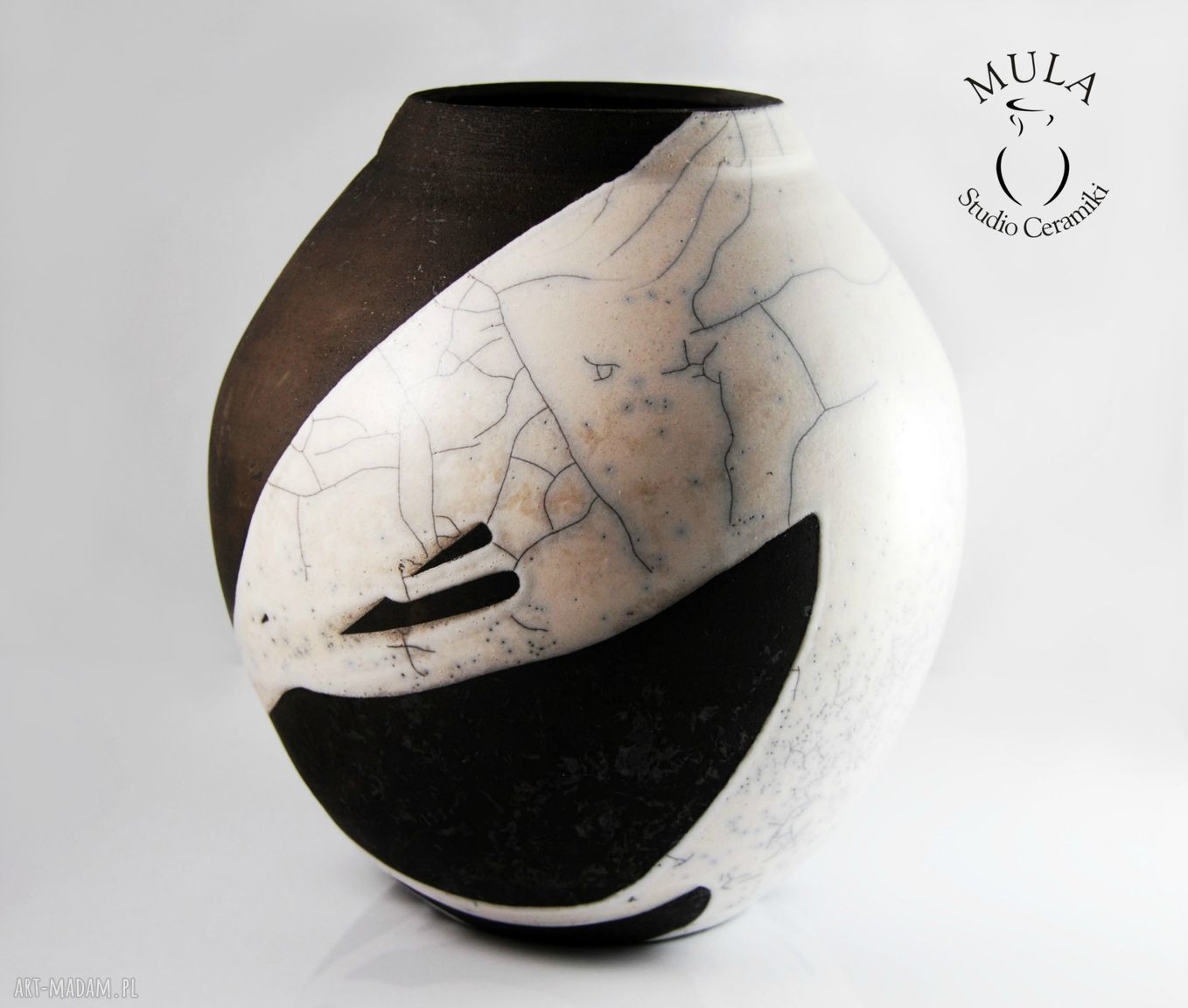 Wazon biało-czarny RAKU z efektem krakle - 18 cm