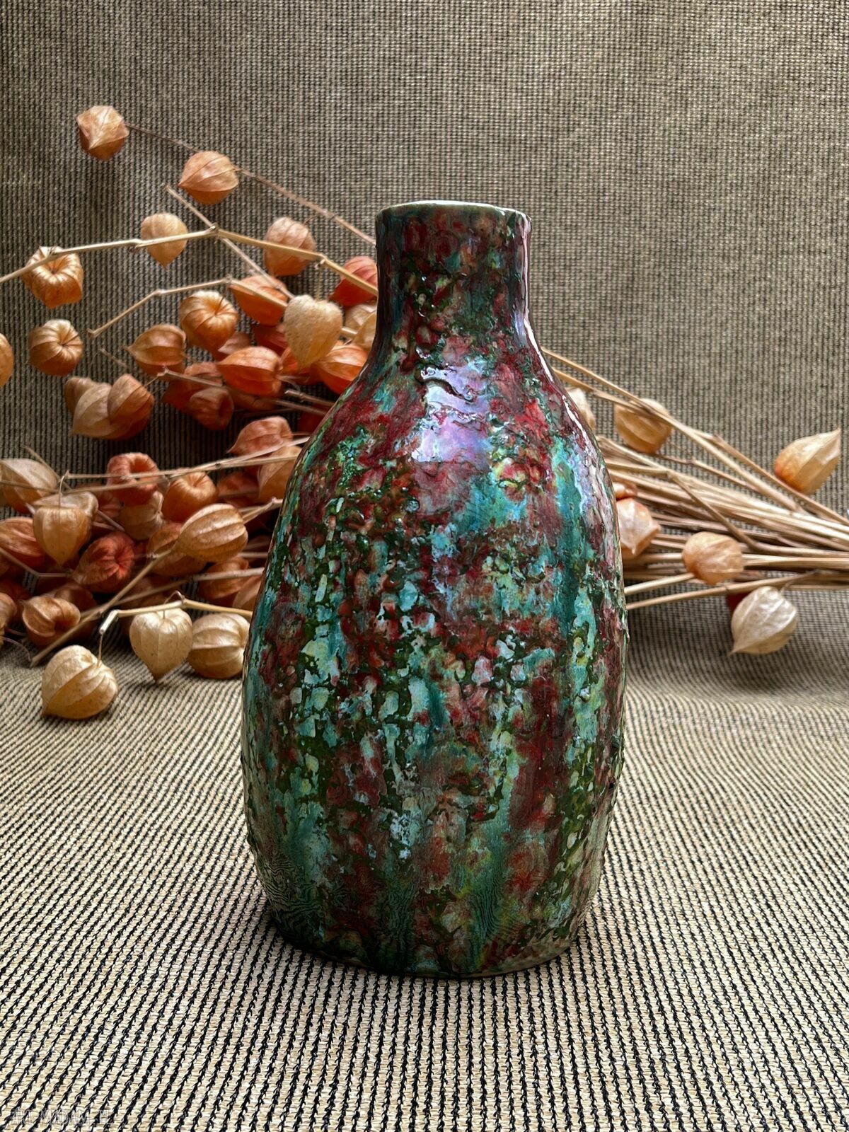 Kolorowy wazon butla ceramiczna - ręcznie wykonana dekoracja