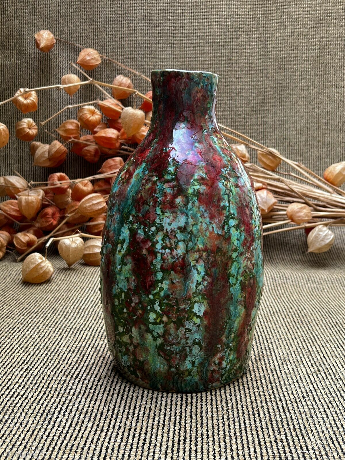 Kolorowy wazon butla ceramiczna - ręcznie wykonana dekoracja