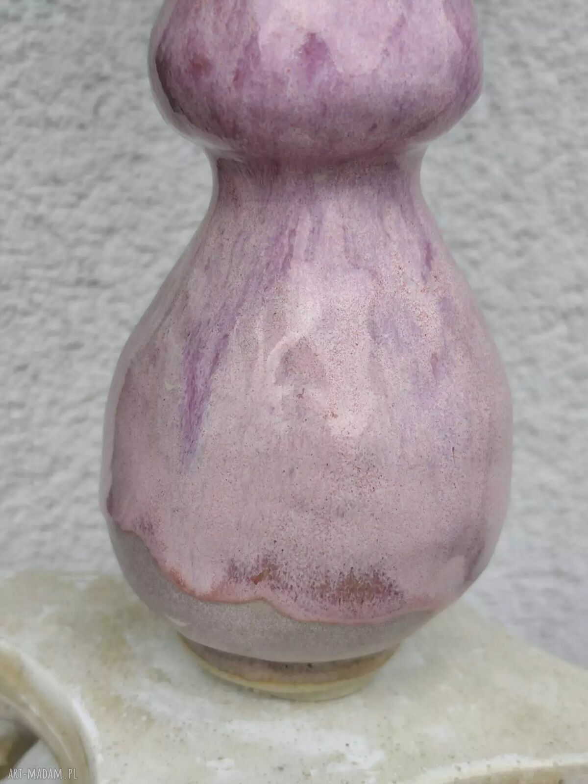 Ręcznie robiony wazon ceramiczny w kształcie tulipana