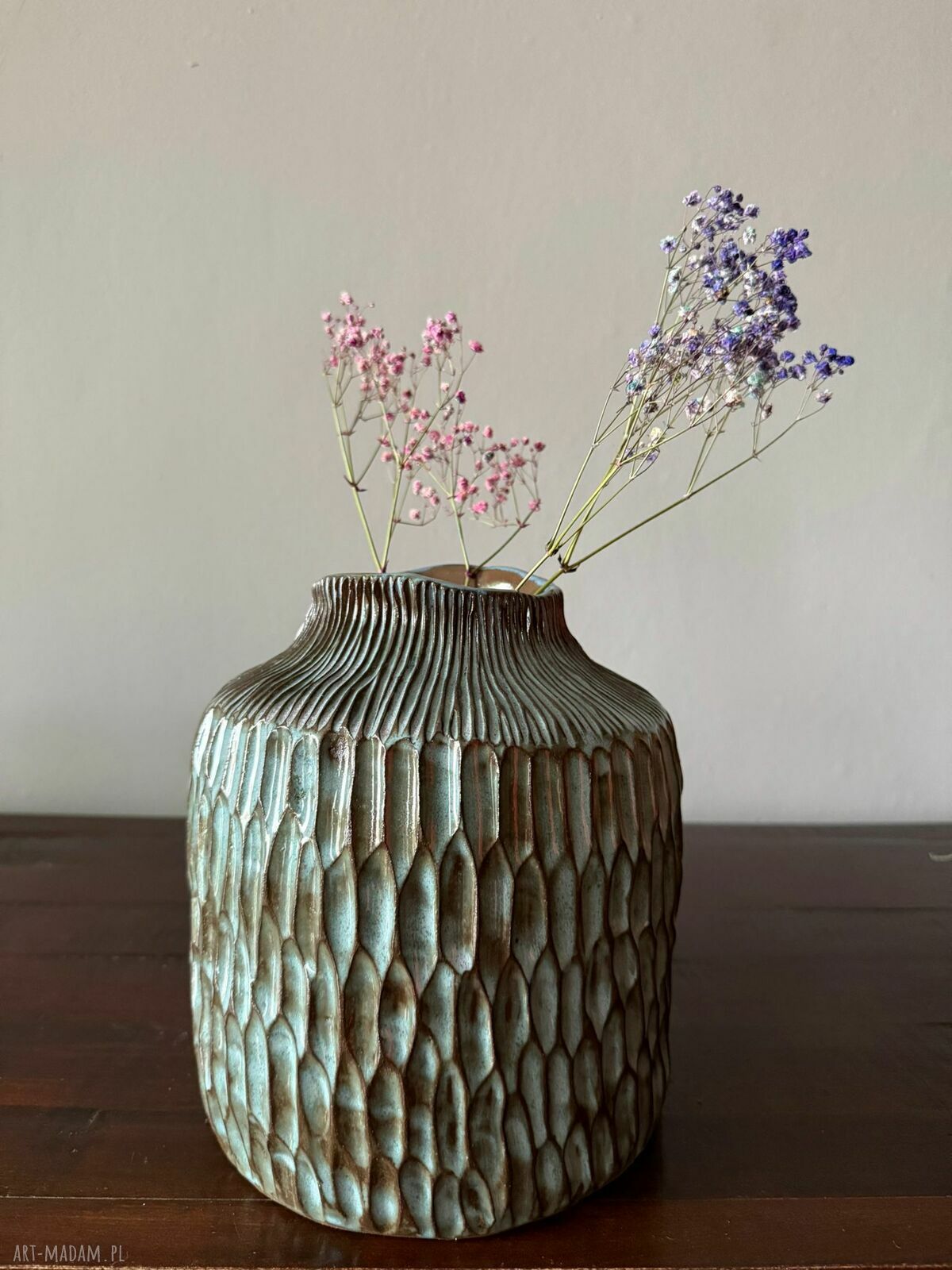 Wazon ceramiczny „Deep Lines” - ręcznie szkliwiony w głębokim niebieskim
