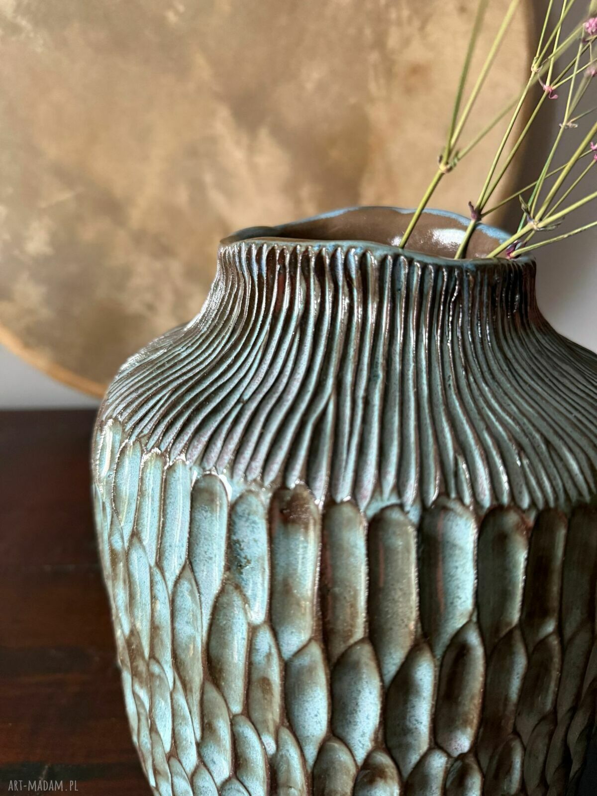 Wazon ceramiczny „Deep Lines” - ręcznie szkliwiony w głębokim niebieskim