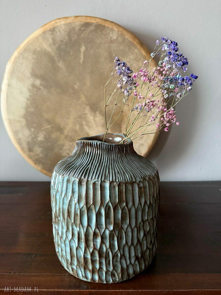 Wazon ceramiczny „Deep Lines” - ręcznie szkliwiony w głębokim niebieskim