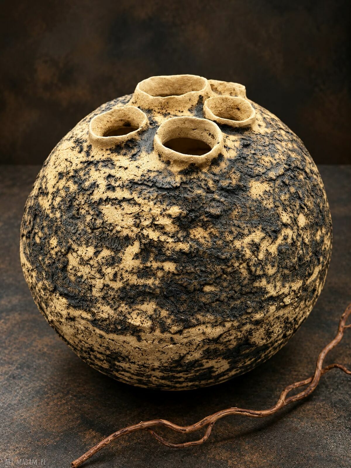Skorupa Ziemi - ręcznie wykonany wazon ceramiczny