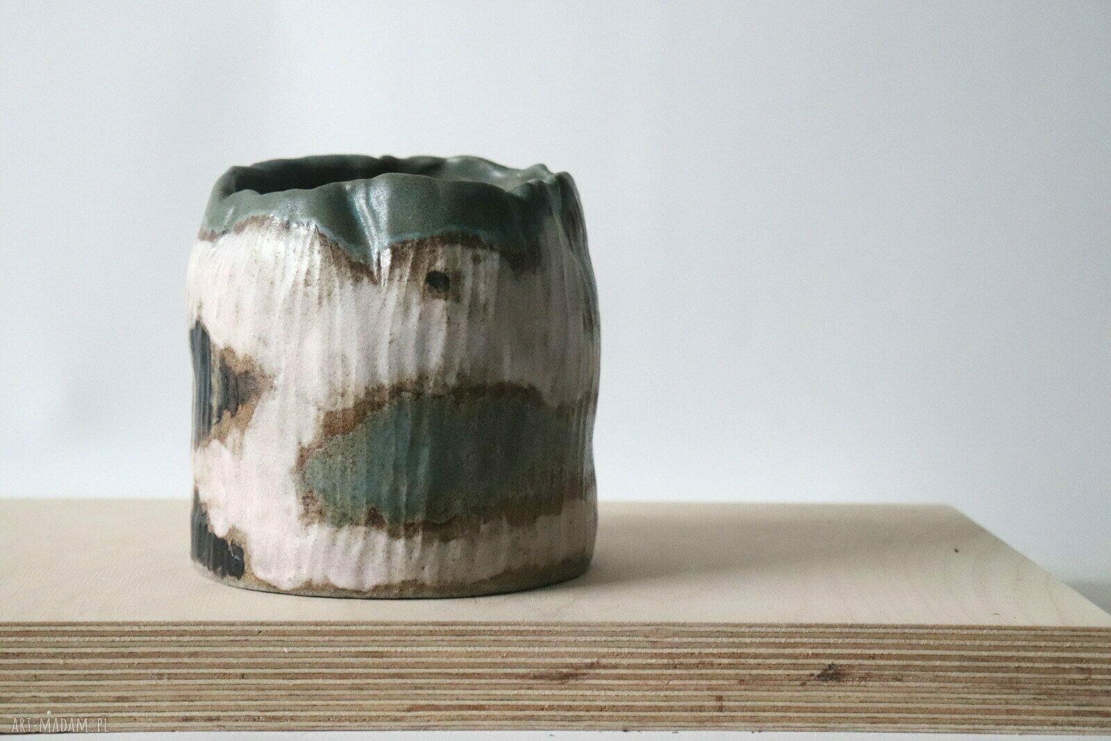 Wazon ceramiczny lub osłonka na doniczkę