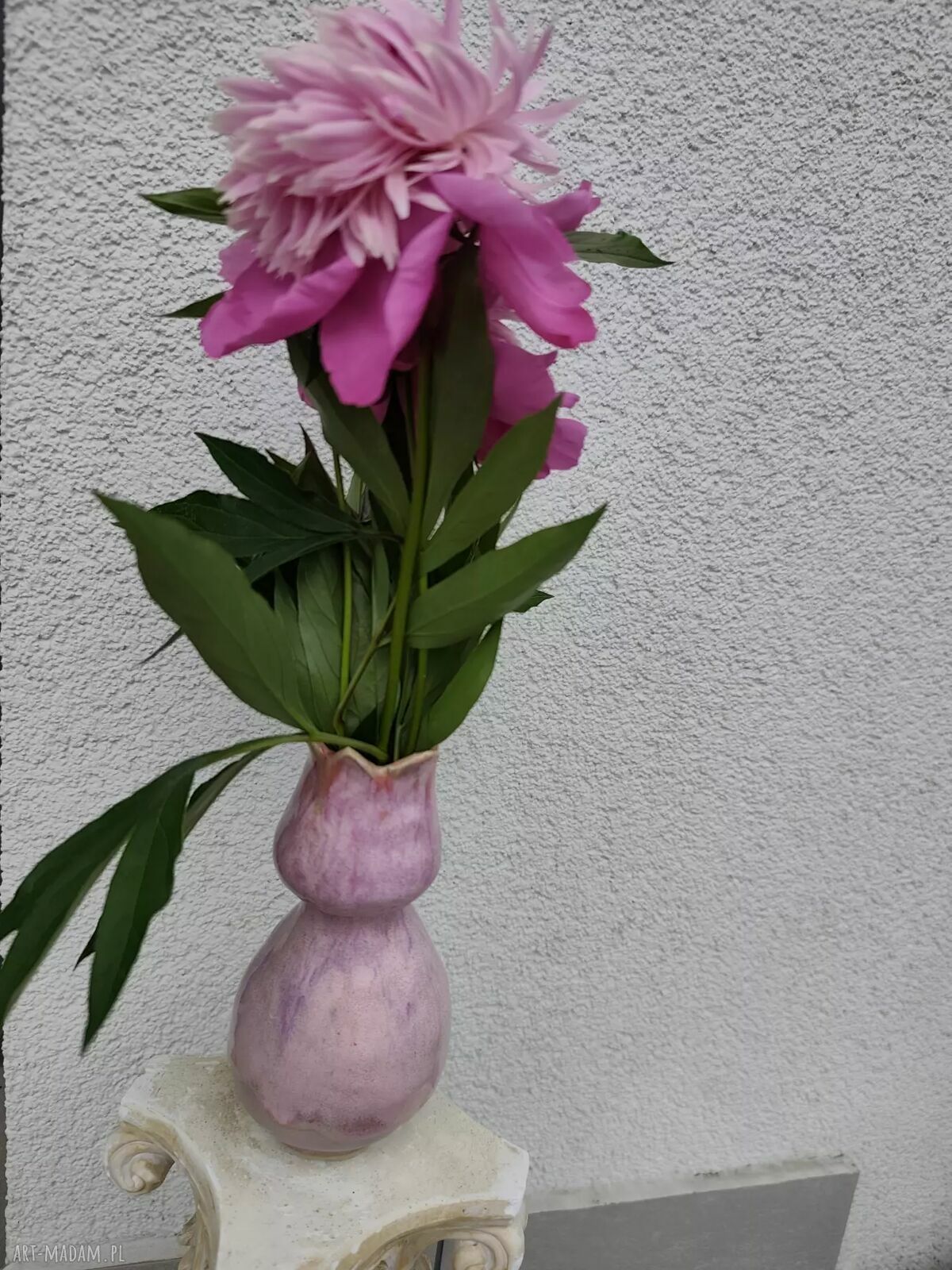 Ręcznie robiony wazon ceramiczny w kształcie tulipana
