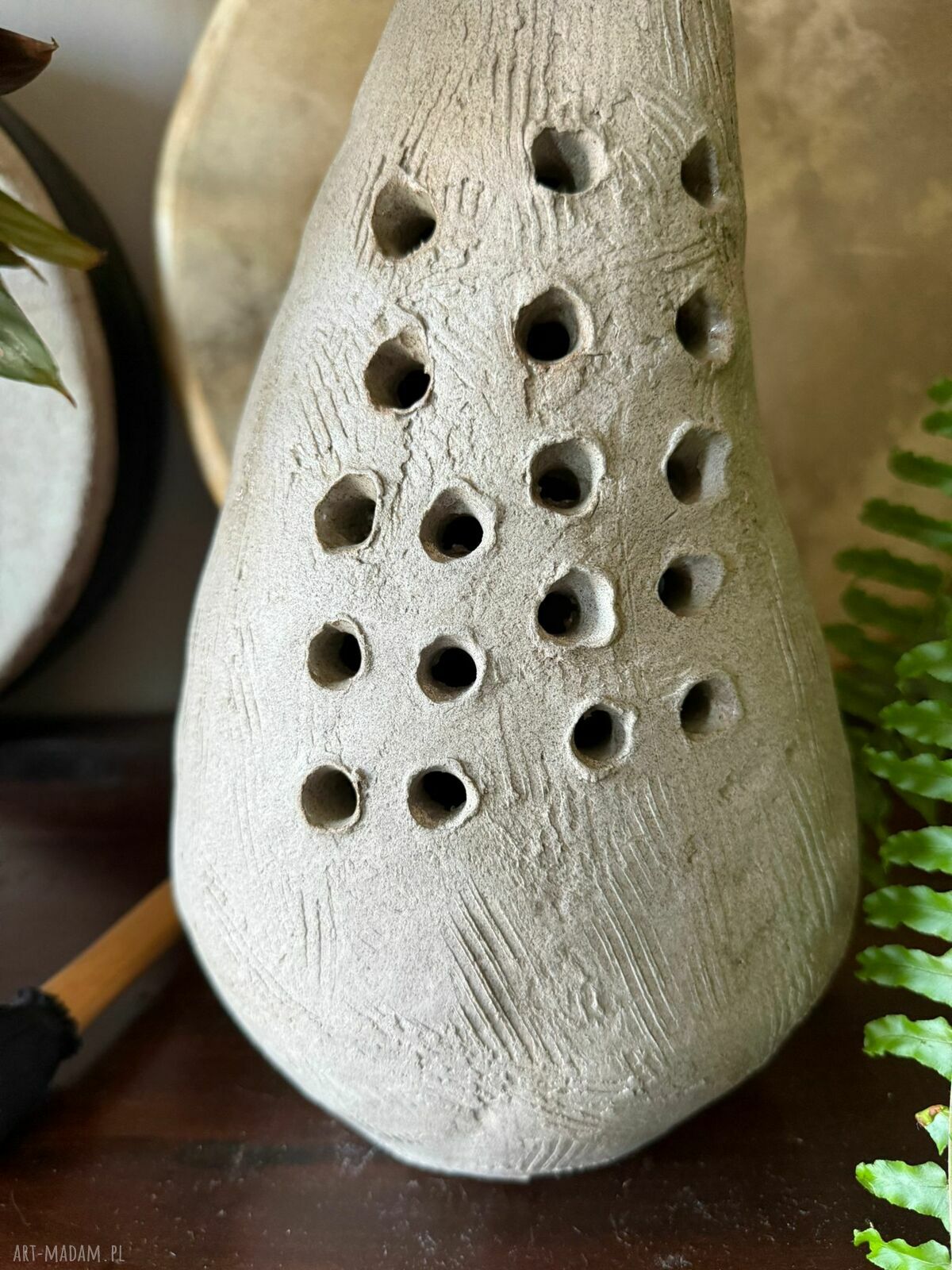 Wazon ceramiczny „Monolit” - ręcznie robiona ceramika do Twojego wnętrza