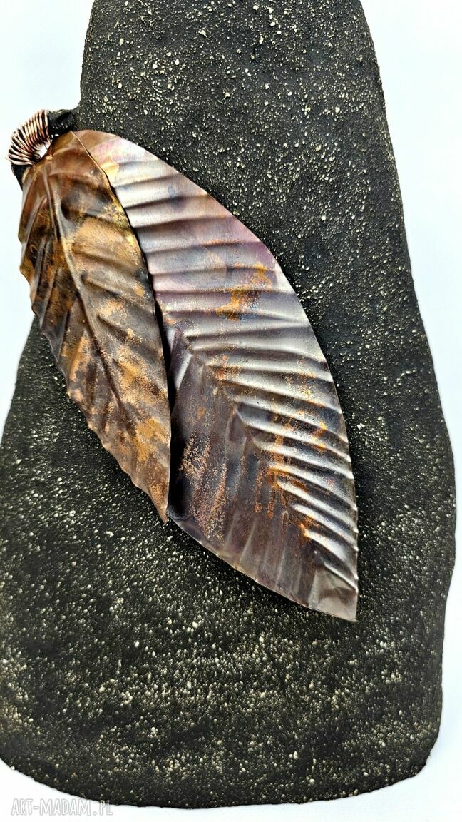 Wazon ceramiczny poLEPIONE - 40 cm, surowa glina i miedziane listki
