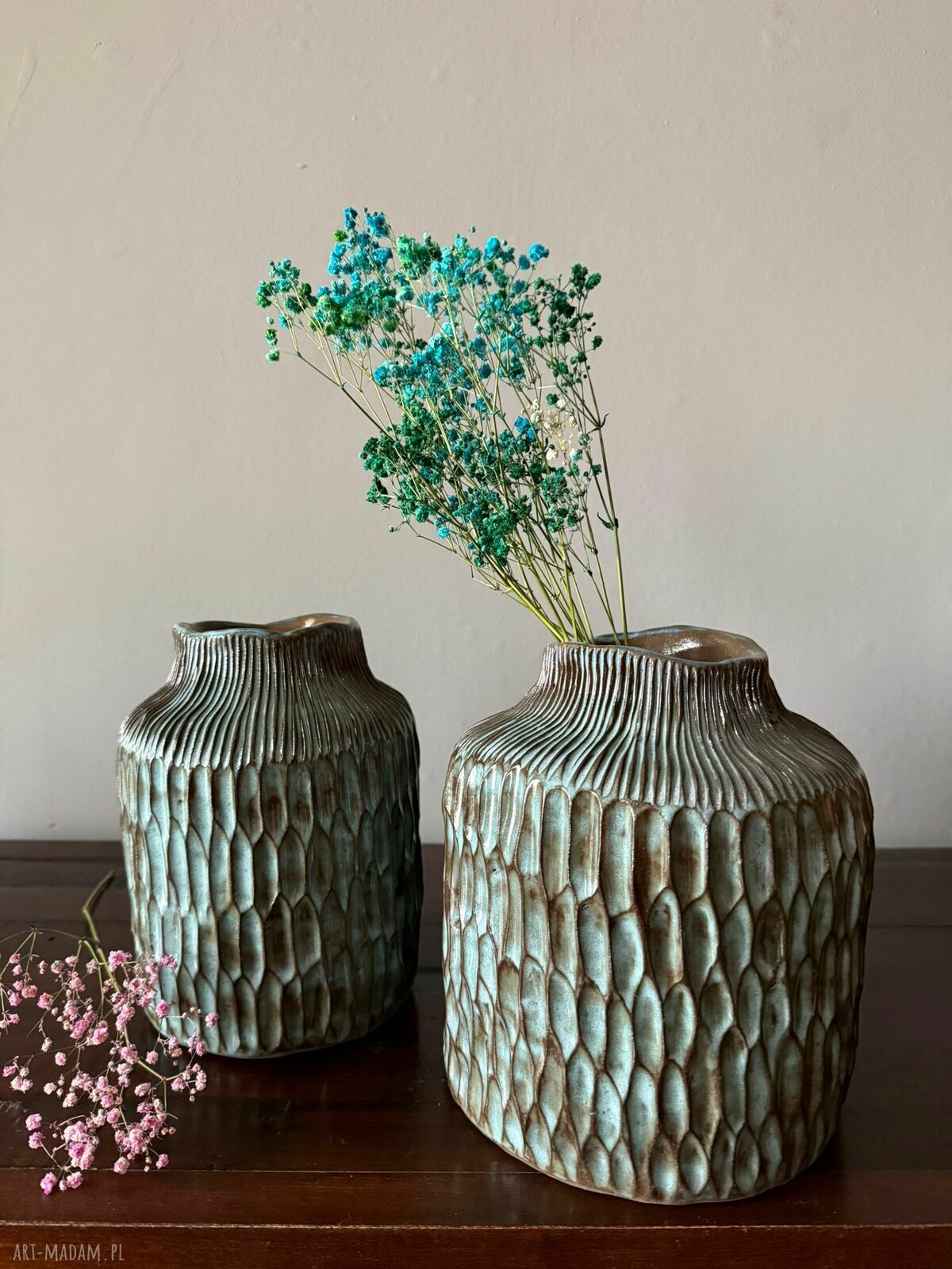 Wazon ceramiczny „Deep Lines” - ręcznie szkliwiony w głębokim niebieskim