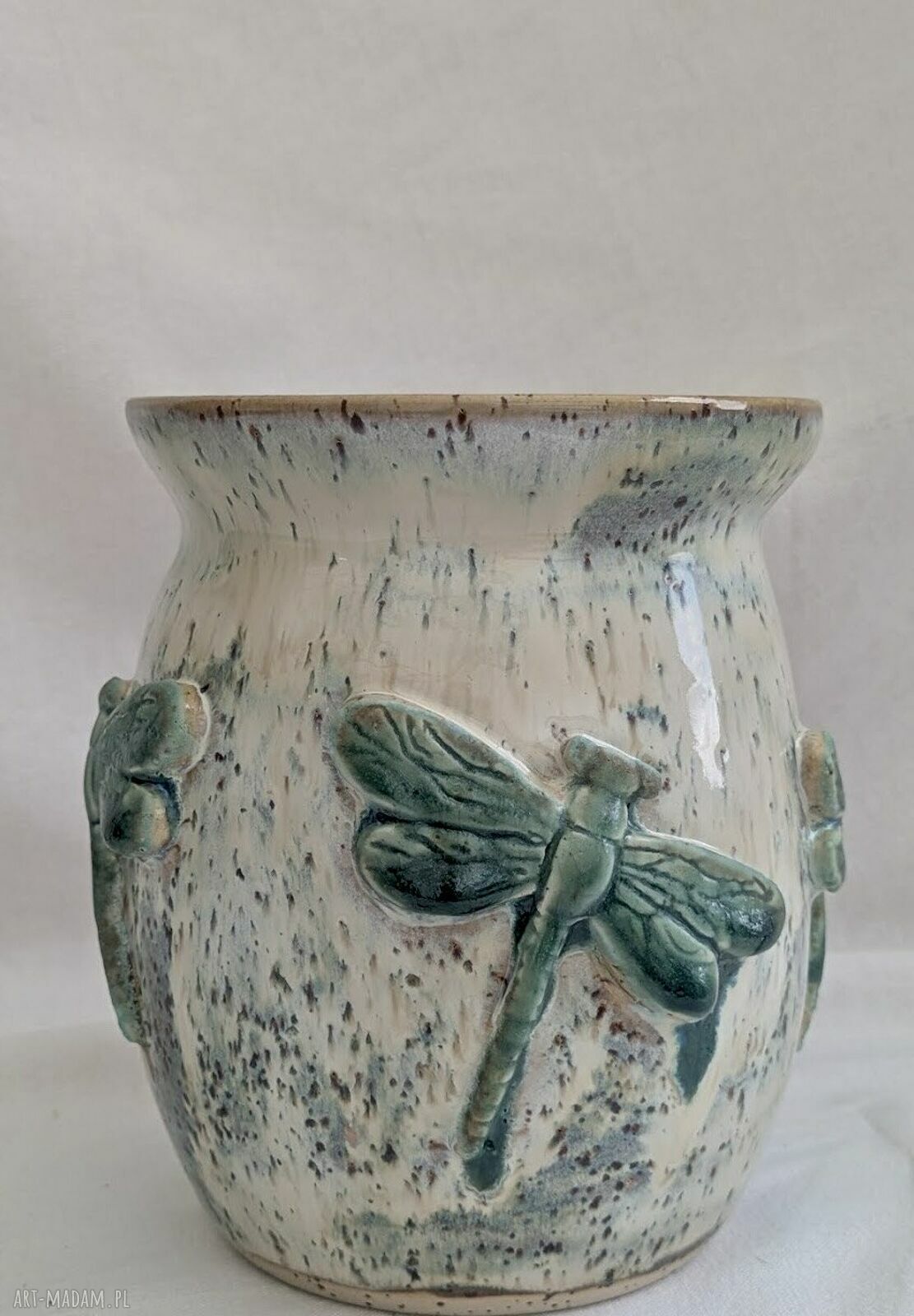 Ceramiczny wazon z ważką - wyjątkowa ozdoba domu