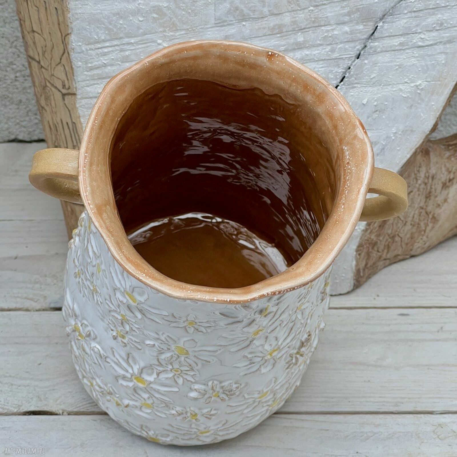 Wazon ceramiczny z uszkami w margerytki - ręcznie wykonany