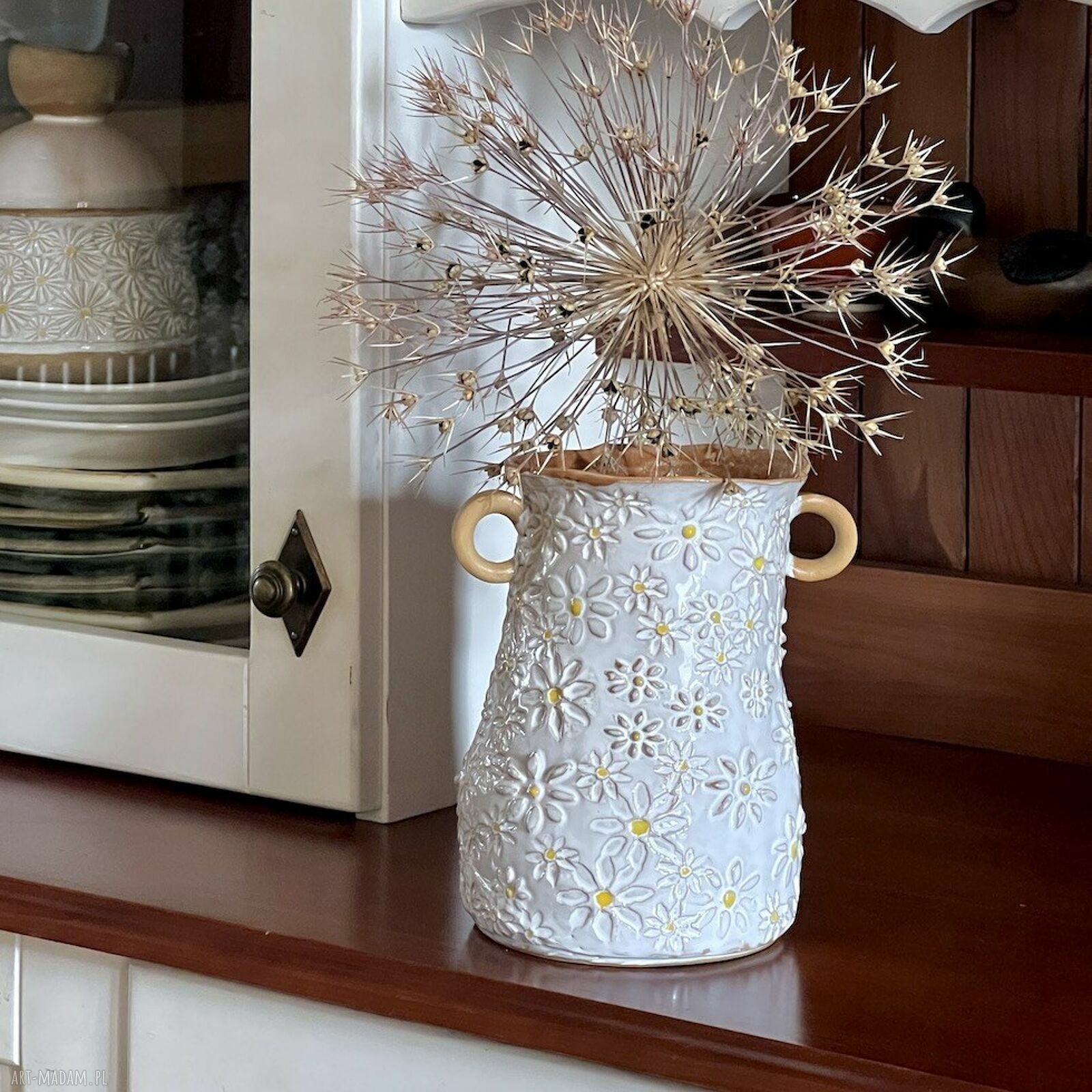 Wazon ceramiczny z uszkami w margerytki - ręcznie wykonany