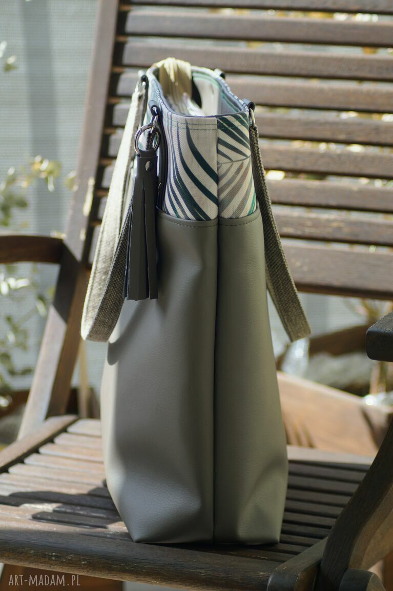 Wegańska torba z łączonych tkanin w motywie roślinnym - szara z beżowo-zielonym akcentem