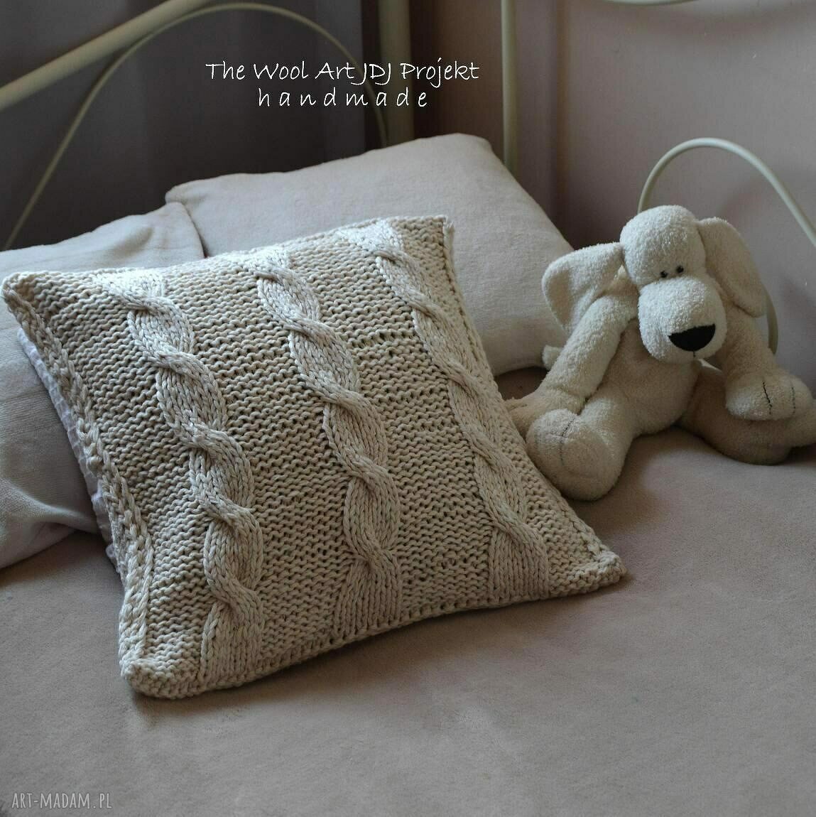 dom: beżowa dziergana poszewka REZEWRWACJA Hand Made